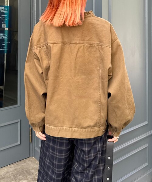 WILLOW（ウィロー）の「【willow】ノーカラー微フリル袖ボリュームブルゾン（デニムジャケット・レディース・カーキ/チャコールグレー・ONE SIZE）」の22枚目の写真