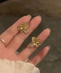 YU-KA:レトロフラワーピアス retro flower pierce