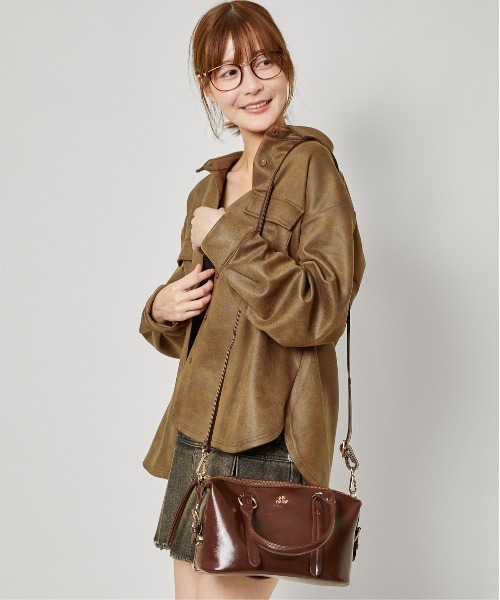 GORGE（ゴージ）の「《フェイクレザー見え×ゆるシルエット》一枚でサマ見え！合皮風ポンチジャケット（その他アウター・レディース・ブラック/ダークブラウン/ブラウン・F）」の7枚目の写真