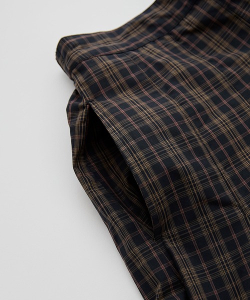 LA MARINE FRANCAISE(マリン フランセーズ)の「アソートチェックタックスカート(スカート・レディース・ブラック系/ブラック系2/ネイビー系・0/1)」の4枚目の写真