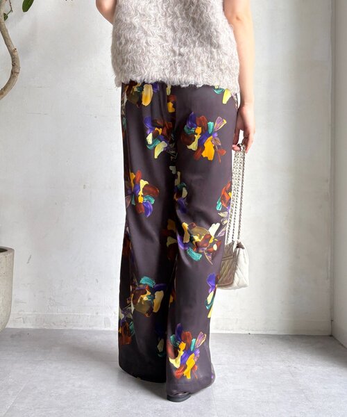 DouDou（ドゥドゥ）の「ビッグフラワープリントパンツ（その他パンツ・レディース・ベージュ/ブラウン・FREE）」の4枚目の写真