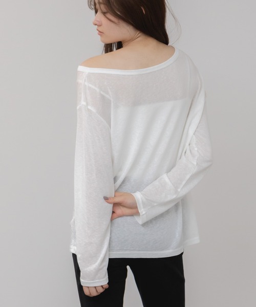 HEILIS(ヘイリス)の「オフショルダーシアーカットトップス/オフショルダー 肌見せ 抜け感 ホワイト ネイビー レッド 韓国 シンプル 長袖 春服 秋服 夏服 シアー オーバーサイズ 透け感 冷房対策 紫外線対策(Tシャツ/カットソー・レディース・ネイビー/ホワイト/レッド・FREE)」の8枚目の写真