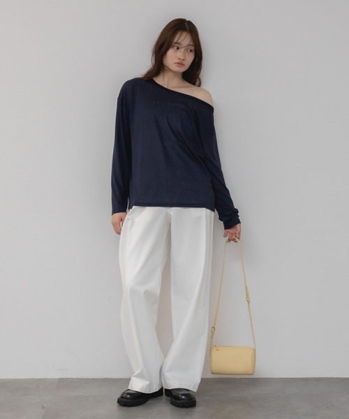 HEILIS(ヘイリス)の「オフショルダーシアーカットトップス/オフショルダー 肌見せ 抜け感 ホワイト ネイビー レッド 韓国 シンプル 長袖 春服 秋服 夏服 シアー オーバーサイズ 透け感 冷房対策 紫外線対策(Tシャツ/カットソー・レディース・ネイビー/ホワイト/レッド・FREE)」の18枚目の写真