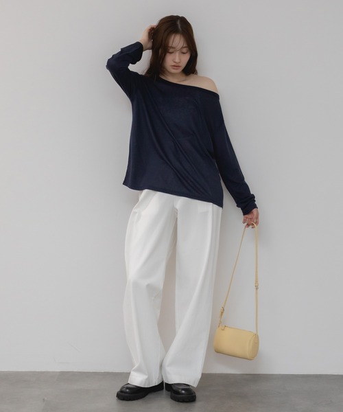 HEILIS(ヘイリス)の「オフショルダーシアーカットトップス/オフショルダー 肌見せ 抜け感 ホワイト ネイビー レッド 韓国 シンプル 長袖 春服 秋服 夏服 シアー オーバーサイズ 透け感 冷房対策 紫外線対策(Tシャツ/カットソー・レディース・ネイビー/ホワイト/レッド・FREE)」の19枚目の写真