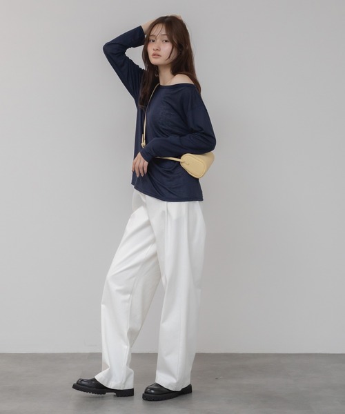 HEILIS(ヘイリス)の「オフショルダーシアーカットトップス/オフショルダー 肌見せ 抜け感 ホワイト ネイビー レッド 韓国 シンプル 長袖 春服 秋服 夏服 シアー オーバーサイズ 透け感 冷房対策 紫外線対策(Tシャツ/カットソー・レディース・ネイビー/ホワイト/レッド・FREE)」の22枚目の写真