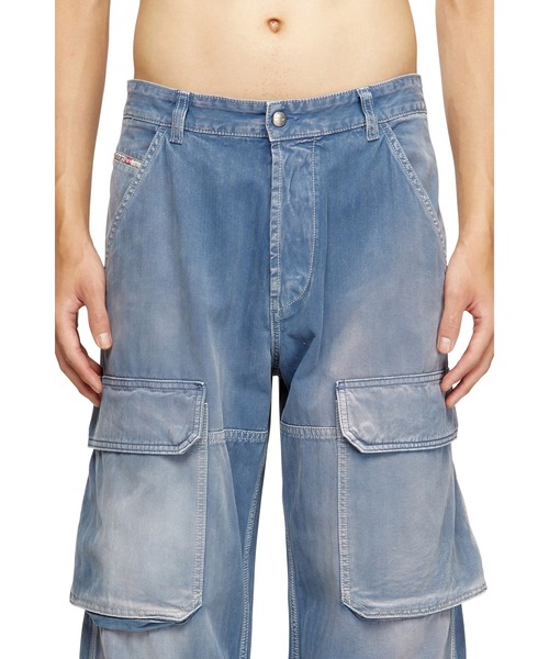 DIESEL(ディーゼル)の「メンズ デニムパンツ RELAXED D-TOUCH-CARGO L.30(デニムパンツ・メンズ・インディゴブルー・28inch/32inch/26inch/34inch/30inch)」の3枚目の写真