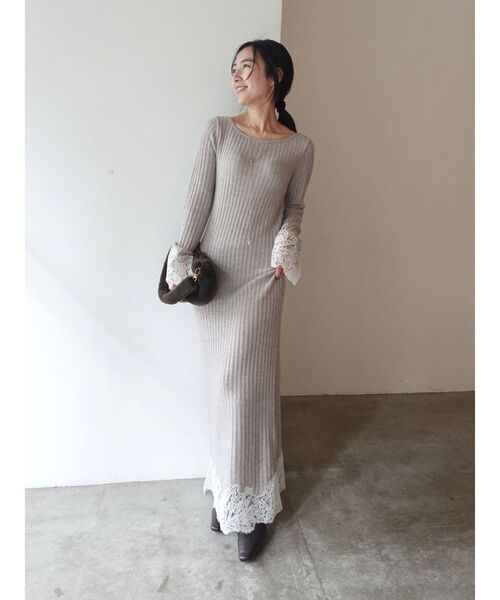 LAGUNAMOON(ラグナムーン)の「レースドッキングリブニットワンピース(ワンピース・レディース・ベージュ/ネイビー/ピンク・SMALL/MEDIUM)」の1枚目の写真