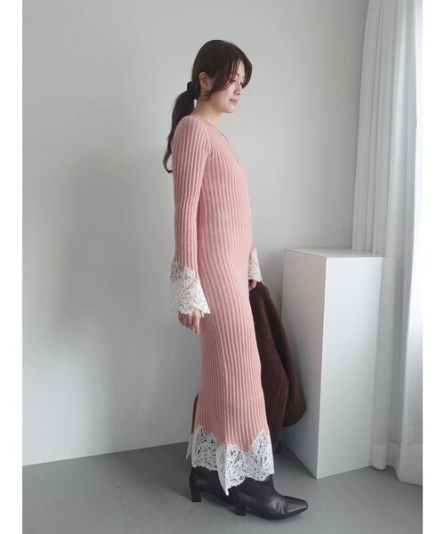 LAGUNAMOON(ラグナムーン)の「レースドッキングリブニットワンピース(ワンピース・レディース・ベージュ/ネイビー/ピンク・SMALL/MEDIUM)」の16枚目の写真