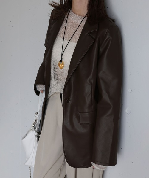Reurie'（レウリィ）の「フェイクレザーテーラードジャケット / 大人カジュアル モード きれいめ シンプル オーバーサイズ クール アウター 合皮（テーラードジャケット・レディース・ブラウン/ブラック・FREE）」の2枚目の写真