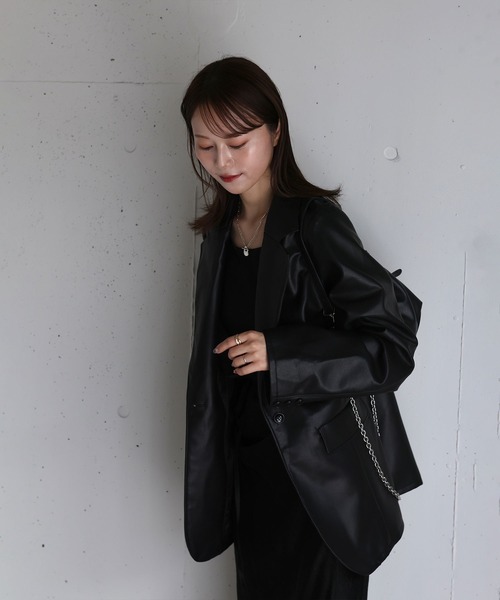 Reurie'（レウリィ）の「フェイクレザーテーラードジャケット / 大人カジュアル モード きれいめ シンプル オーバーサイズ クール アウター 合皮（テーラードジャケット・レディース・ブラウン/ブラック・FREE）」の13枚目の写真