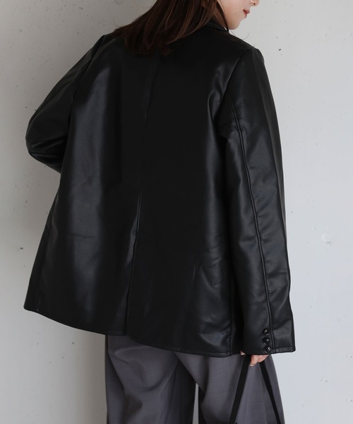 Reurie'（レウリィ）の「フェイクレザーテーラードジャケット / 大人カジュアル モード きれいめ シンプル オーバーサイズ クール アウター 合皮（テーラードジャケット・レディース・ブラウン/ブラック・FREE）」の18枚目の写真