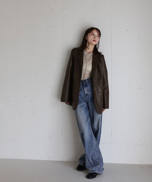 Reurie'（レウリィ）の「フェイクレザーテーラードジャケット / 大人カジュアル モード きれいめ シンプル オーバーサイズ クール アウター 合皮（テーラードジャケット・レディース・ブラウン/ブラック・FREE）」の16枚目の写真