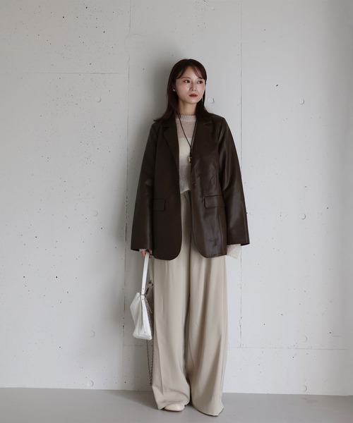 Reurie'（レウリィ）の「フェイクレザーテーラードジャケット / 大人カジュアル モード きれいめ シンプル オーバーサイズ クール アウター 合皮（テーラードジャケット・レディース・ブラウン/ブラック・FREE）」の22枚目の写真