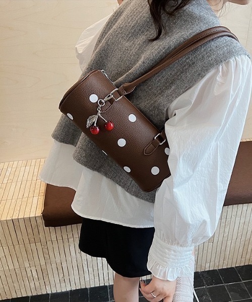 deux amour（ドゥーザムール）の「水玉プリントボストンバッグ（ボストンバッグ・レディース・ブラウン/ホワイト/ブラック/ワイン・FREE）」の14枚目の写真