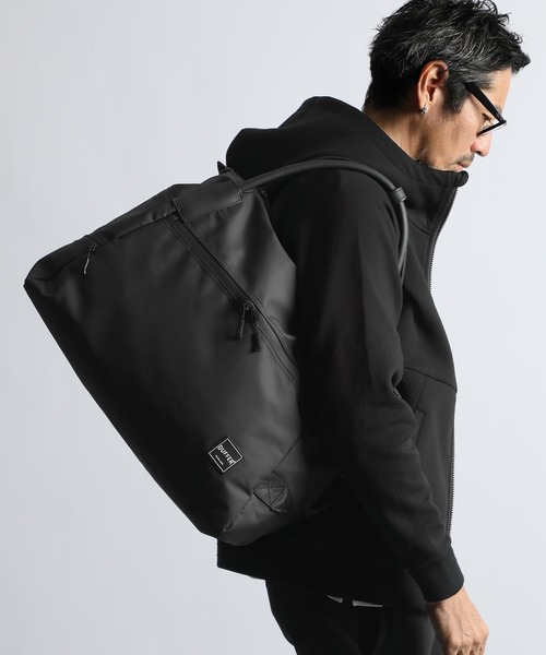 The DUFFER of ST.GEORGE（ザダファーオブセントジョージ）の「〔BLACK LABEL〕2WAY GYM BAG：2ウェイ ジムバッグ（ショルダーバッグ・メンズ・ブラック・F）」の8枚目の写真