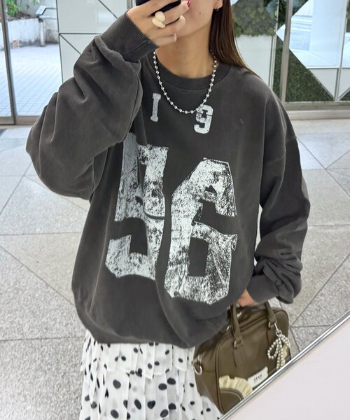 CIAOPANIC（チャオパニック）の「アソートプリントピグメントスウェット（Tシャツ/カットソー・レディース・チャコールグレー/グレー/シルバー/ブルー/ブラック系その他/レモンイエロー/ブラック/サックスブルー/ダークグレー/マスタード/ネイビー/イエロー・FREE）」の2枚目の写真