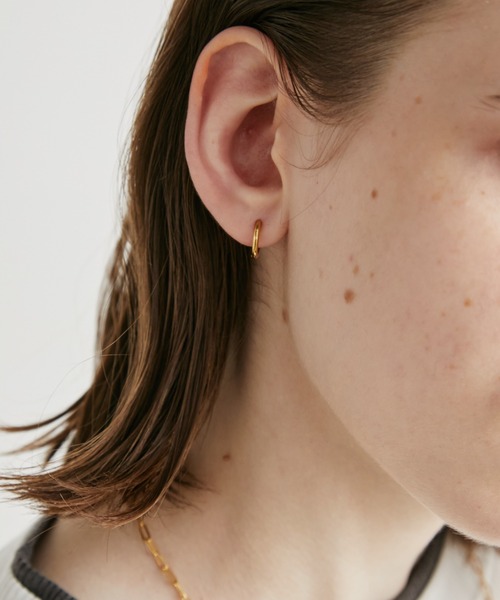 Auntie Rosa Holiday（アンティローザホリデー）の「マイクロミニナローフープピアス（ピアス（両耳用）・レディース・シルバー/ゴールド・FREE）」の2枚目の写真