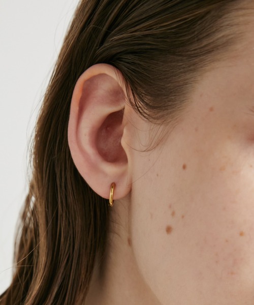 Auntie Rosa Holiday（アンティローザホリデー）の「マイクロミニナローフープピアス（ピアス（両耳用）・レディース・シルバー/ゴールド・FREE）」の5枚目の写真