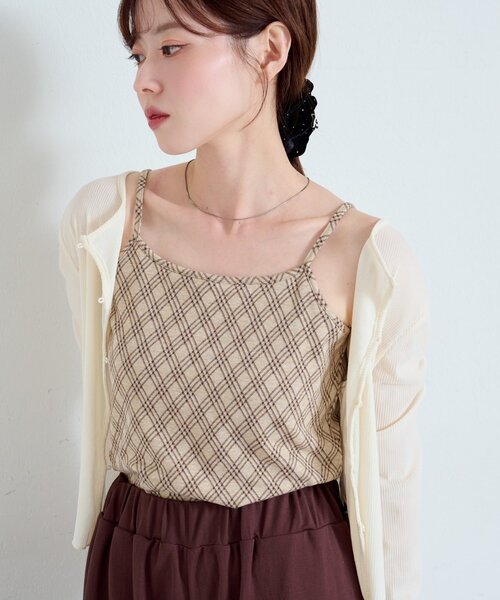 Kastane(カスタネ)の「【カップ取り外し可】カップ付きチェックキャミ(キャミソール・レディース・ブラウン/ベージュ/ブラック・FREE)」の4枚目の写真