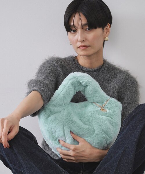 OPAQUE.CLIP（オペークドットクリップ）の「【2WAY】フェイクファーミドルトートバッグ（トートバッグ・レディース・ブラウン系/オフホワイト/チャコールグレー/グリーン系・00）」の4枚目の写真