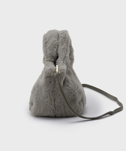 OPAQUE.CLIP（オペークドットクリップ）の「【2WAY】フェイクファーミドルトートバッグ（トートバッグ・レディース・ブラウン系/オフホワイト/チャコールグレー/グリーン系・00）」の19枚目の写真