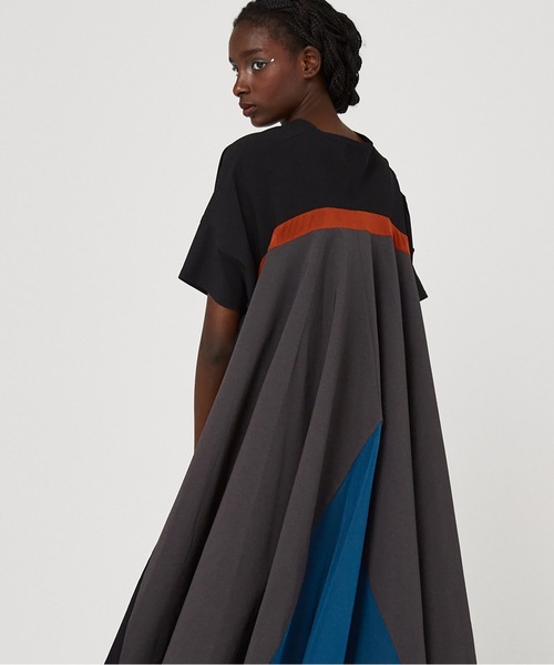 bedsidedrama（ベットサイドドラマ）の「Draped Maxi Tee Dress（ワンピース・レディース・ブラック/ライトグレー・1）」の2枚目の写真