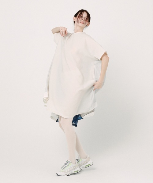 bedsidedrama（ベットサイドドラマ）の「Draped Maxi Tee Dress（ワンピース・レディース・ブラック/ライトグレー・1）」の5枚目の写真