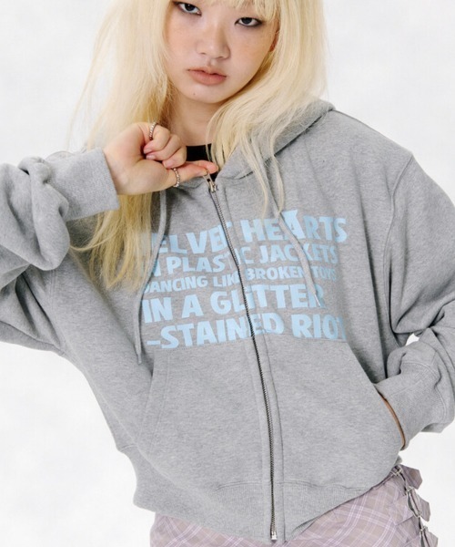 runningHIGH（ランニングハイ）の「【runningHIGH】[RENEWAL] LETTERING CROP ZIP UP HOODIE / 【ランニングハイ】レタリングクロップジップアップパーカー（パーカー・レディース・ブラック/グレー/ホワイト・ONE SIZE）」の22枚目の写真