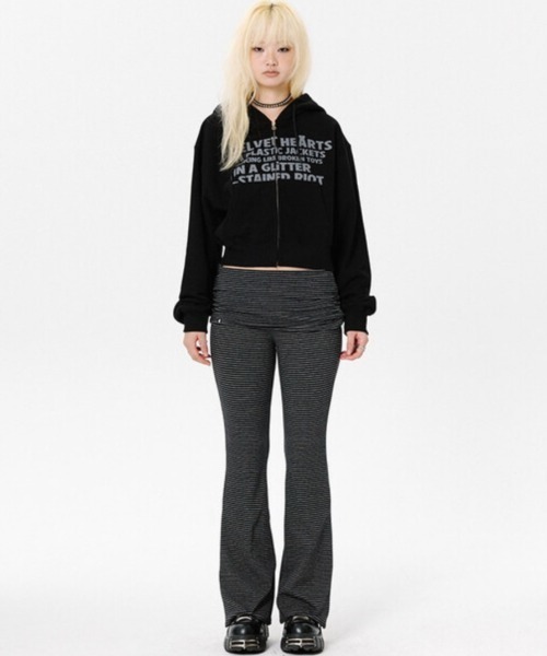 runningHIGH（ランニングハイ）の「【runningHIGH】[RENEWAL] LETTERING CROP ZIP UP HOODIE / 【ランニングハイ】レタリングクロップジップアップパーカー（パーカー・レディース・ブラック/グレー/ホワイト・ONE SIZE）」の17枚目の写真