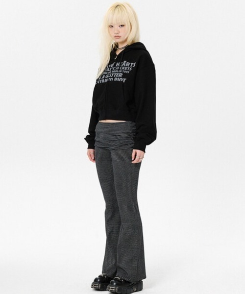 runningHIGH（ランニングハイ）の「【runningHIGH】[RENEWAL] LETTERING CROP ZIP UP HOODIE / 【ランニングハイ】レタリングクロップジップアップパーカー（パーカー・レディース・ブラック/グレー/ホワイト・ONE SIZE）」の18枚目の写真