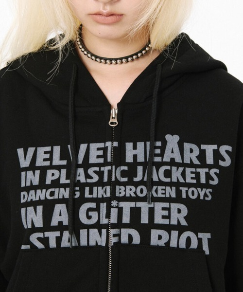 runningHIGH（ランニングハイ）の「【runningHIGH】[RENEWAL] LETTERING CROP ZIP UP HOODIE / 【ランニングハイ】レタリングクロップジップアップパーカー（パーカー・レディース・ブラック/グレー/ホワイト・ONE SIZE）」の20枚目の写真