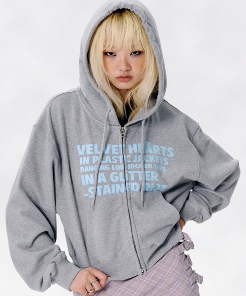 runningHIGH（ランニングハイ）の「【runningHIGH】[RENEWAL] LETTERING CROP ZIP UP HOODIE / 【ランニングハイ】レタリングクロップジップアップパーカー（パーカー・レディース・ブラック/グレー/ホワイト・ONE SIZE）」の21枚目の写真