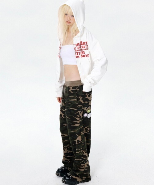 runningHIGH（ランニングハイ）の「【runningHIGH】[RENEWAL] LETTERING CROP ZIP UP HOODIE / 【ランニングハイ】レタリングクロップジップアップパーカー（パーカー・レディース・ブラック/グレー/ホワイト・ONE SIZE）」の8枚目の写真