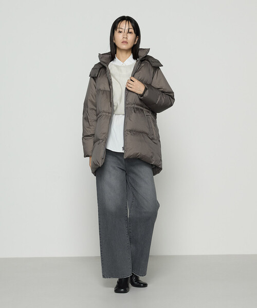 COMME CA(コムサ)の「ライトナイロンタフタ フード付きダウンコート(ダウンジャケット/コート・レディース・チャコール/キャメル/ブルー系その他・9号/11号)」の9枚目の写真