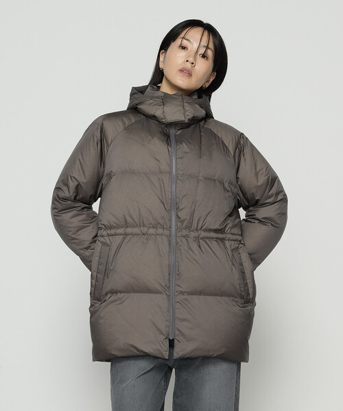 COMME CA(コムサ)の「ライトナイロンタフタ フード付きダウンコート(ダウンジャケット/コート・レディース・チャコール/キャメル/ブルー系その他・9号/11号)」の11枚目の写真