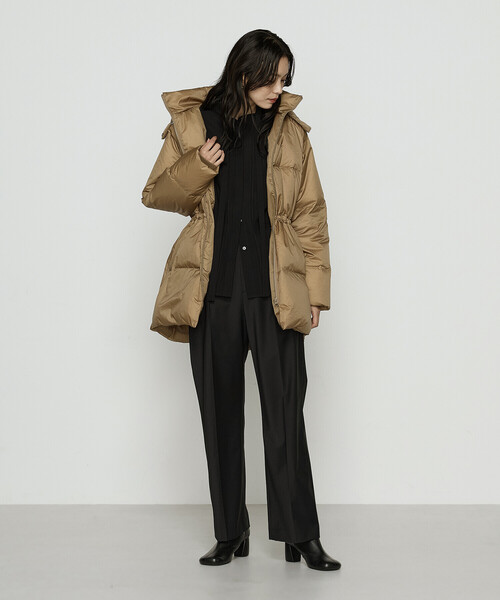 COMME CA(コムサ)の「ライトナイロンタフタ フード付きダウンコート(ダウンジャケット/コート・レディース・チャコール/キャメル/ブルー系その他・9号/11号)」の17枚目の写真