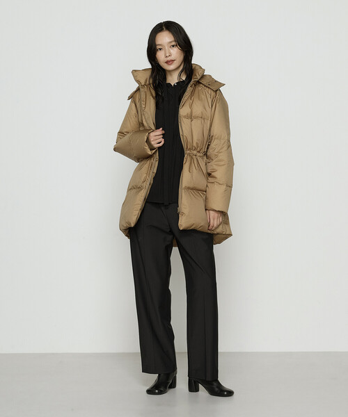 COMME CA(コムサ)の「ライトナイロンタフタ フード付きダウンコート(ダウンジャケット/コート・レディース・チャコール/キャメル/ブルー系その他・9号/11号)」の18枚目の写真