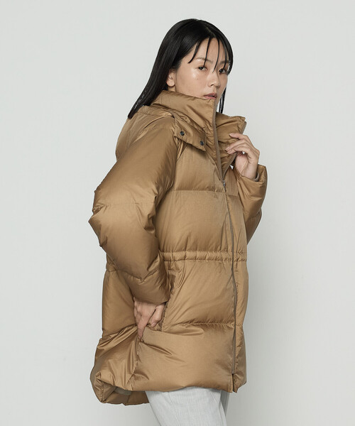 COMME CA(コムサ)の「ライトナイロンタフタ フード付きダウンコート(ダウンジャケット/コート・レディース・チャコール/キャメル/ブルー系その他・9号/11号)」の19枚目の写真