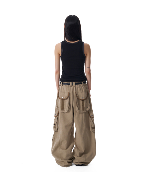 AAKAM(アーカム)の「Eyelet Contrast Camo Sleeveless (Black)(Tシャツ/カットソー・レディース・その他・1/2)」の4枚目の写真