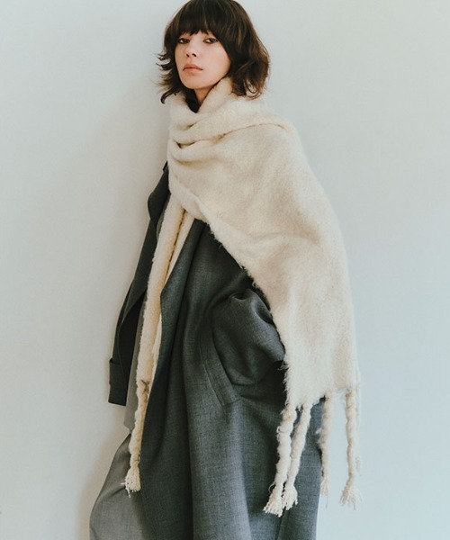 ETRE TOKYO(エトレトウキョウ)の「SANTEヘアリーシルクフリンジニットストール(ストール/ショール・レディース・ブラウン/オフホワイト/ミント・FREE)」の2枚目の写真