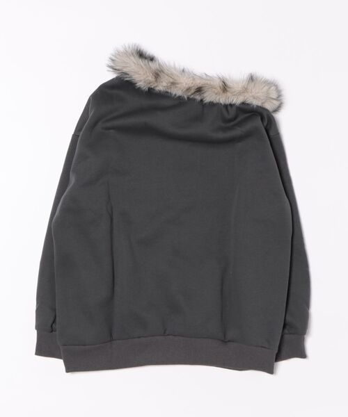 GORGE(ゴージ)の「《ファー付×バックロゴ》裏起毛スウェットワンショルプルオーバー(スウェット・レディース・スミクロ/カモフラージュ/グレー・F)」の14枚目の写真