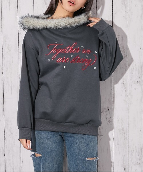 GORGE(ゴージ)の「《ファー付×バックロゴ》裏起毛スウェットワンショルプルオーバー(スウェット・レディース・スミクロ/カモフラージュ/グレー・F)」の2枚目の写真