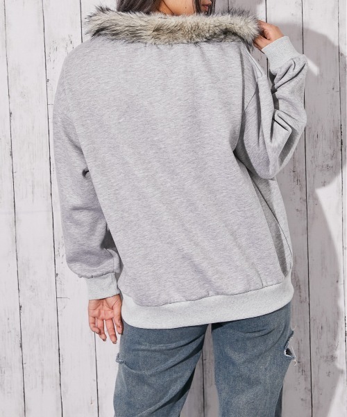 GORGE(ゴージ)の「《ファー付×バックロゴ》裏起毛スウェットワンショルプルオーバー(スウェット・レディース・スミクロ/カモフラージュ/グレー・F)」の13枚目の写真