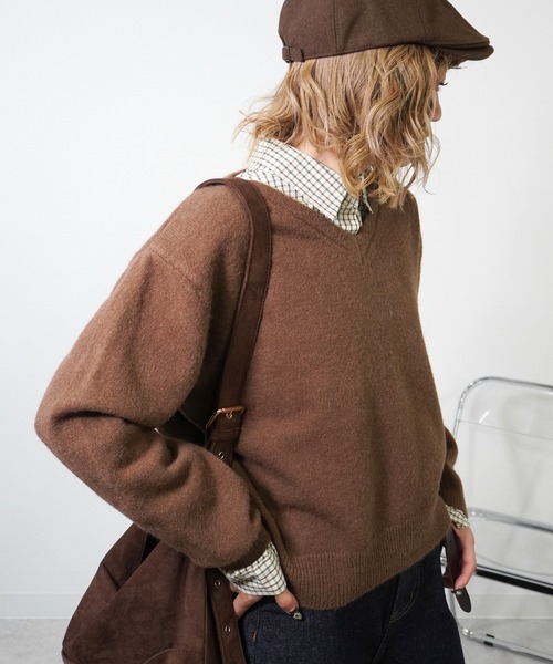 gossara(ゴサラ)の「Vネックフワニット(ニット/セーター・レディース・グレー/アイボリー/ブラウン・FREE)」の9枚目の写真