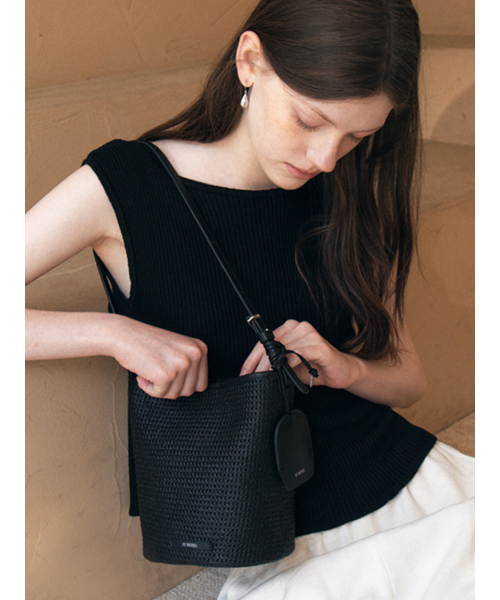 Veneta Weaving Bucket Bag Black