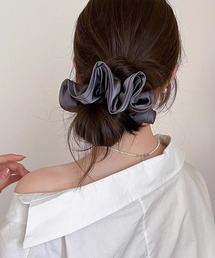 Forcement（フォースメント）の「巻くだけで華やかなサテン調光沢シュシュ（シュシュ）」