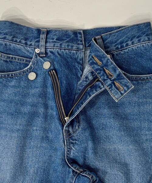 abahouse mavie（アバハウスマヴィ）の「クロスウエストワイドデニム（デニムパンツ・レディース・ライトブルー/ブラック/グレー・36/38/40）」の11枚目の写真