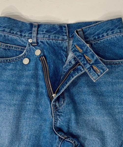 abahouse mavie（アバハウスマヴィ）の「クロスウエストワイドデニム（デニムパンツ・レディース・ライトブルー/ブラック/グレー・36/38/40）」の4枚目の写真