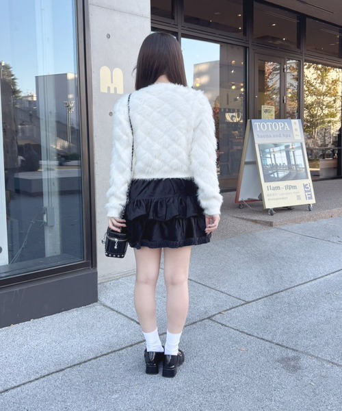 frunco（フランコ）の「【ZOZO限定】パールボタンショートシャギーニット（ニット/セーター・レディース・ホワイト/ブラック・FREE）」の4枚目の写真