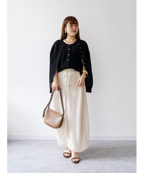 allureville(アルアバイル)の「フィブリルポプリンバルーンパンツ(その他パンツ・レディース・オフホワイト/ブラック・1/2)」の6枚目の写真
